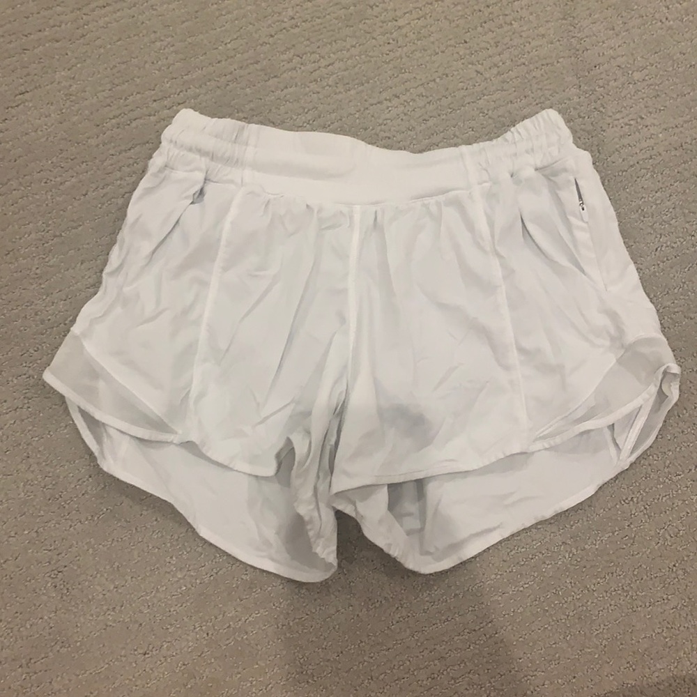 Lululemon hotty hot shorts (tall size 6)